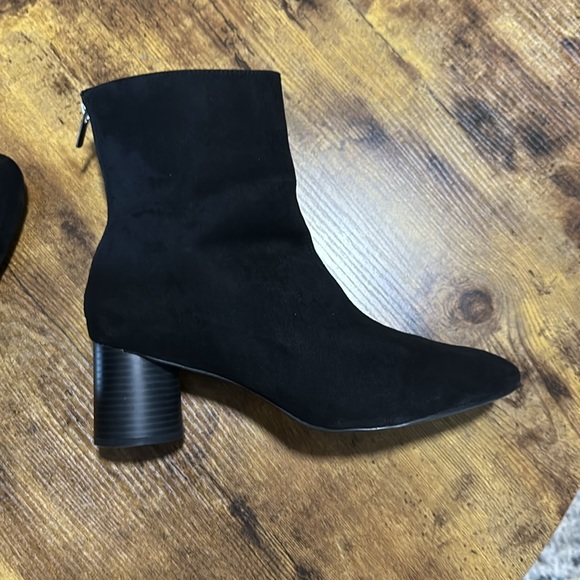 Women’s Boots - Picture 3 of 11